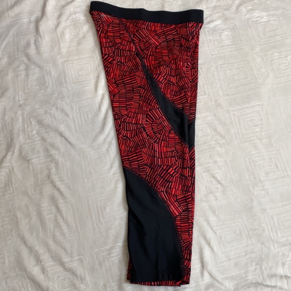 ✨Nike Dri-Fit Pro Crop Leggings✨ - Picture 4 of 8